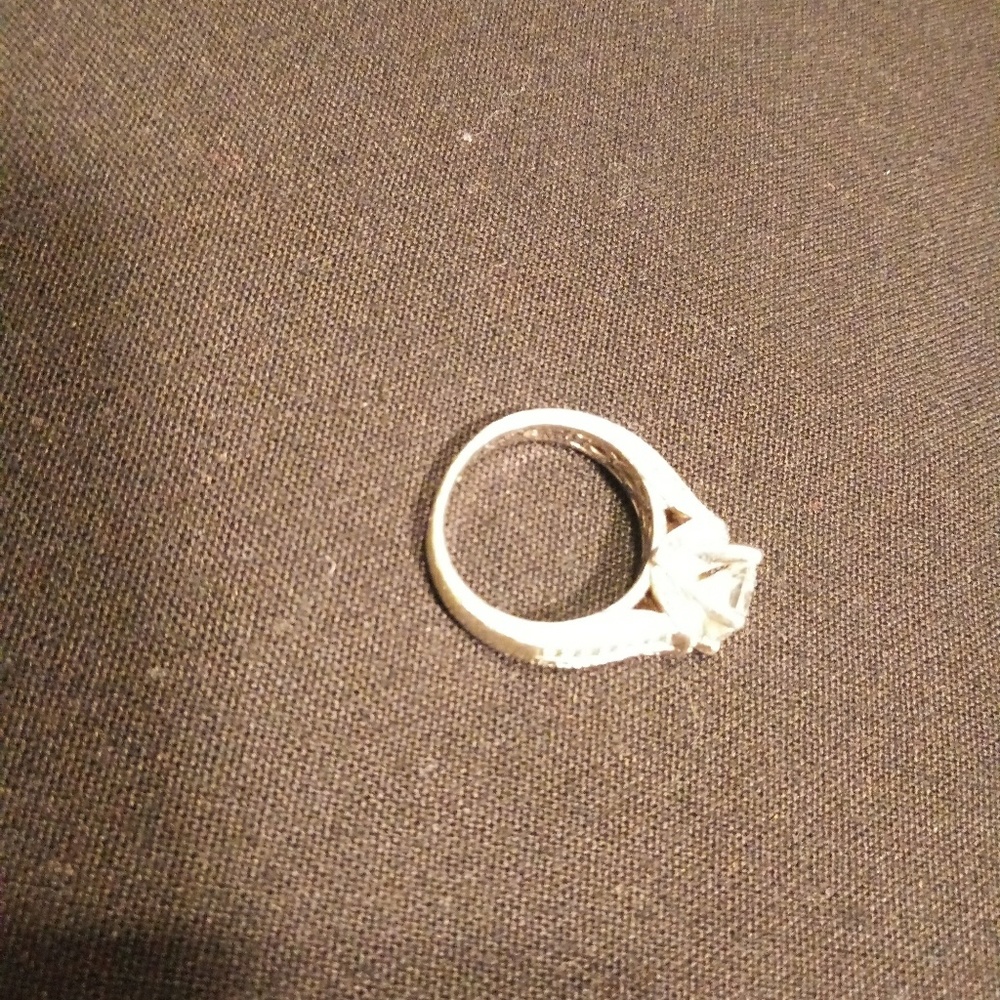 Silver ring - Picture 6 of 8